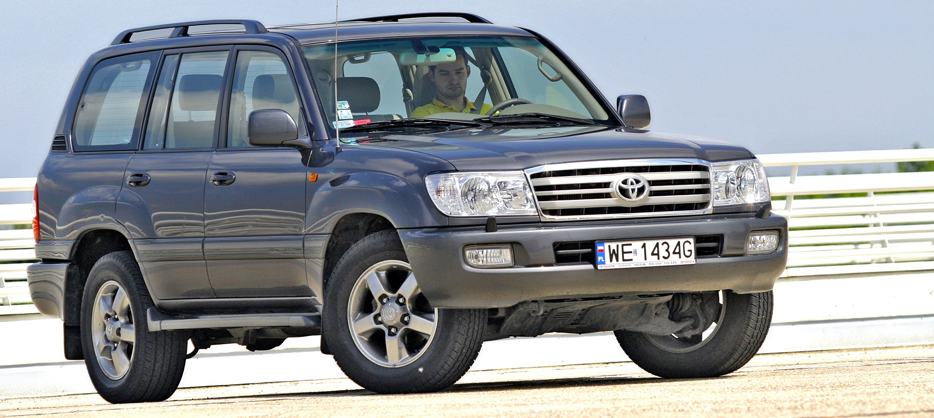 toyota land cruiser F100