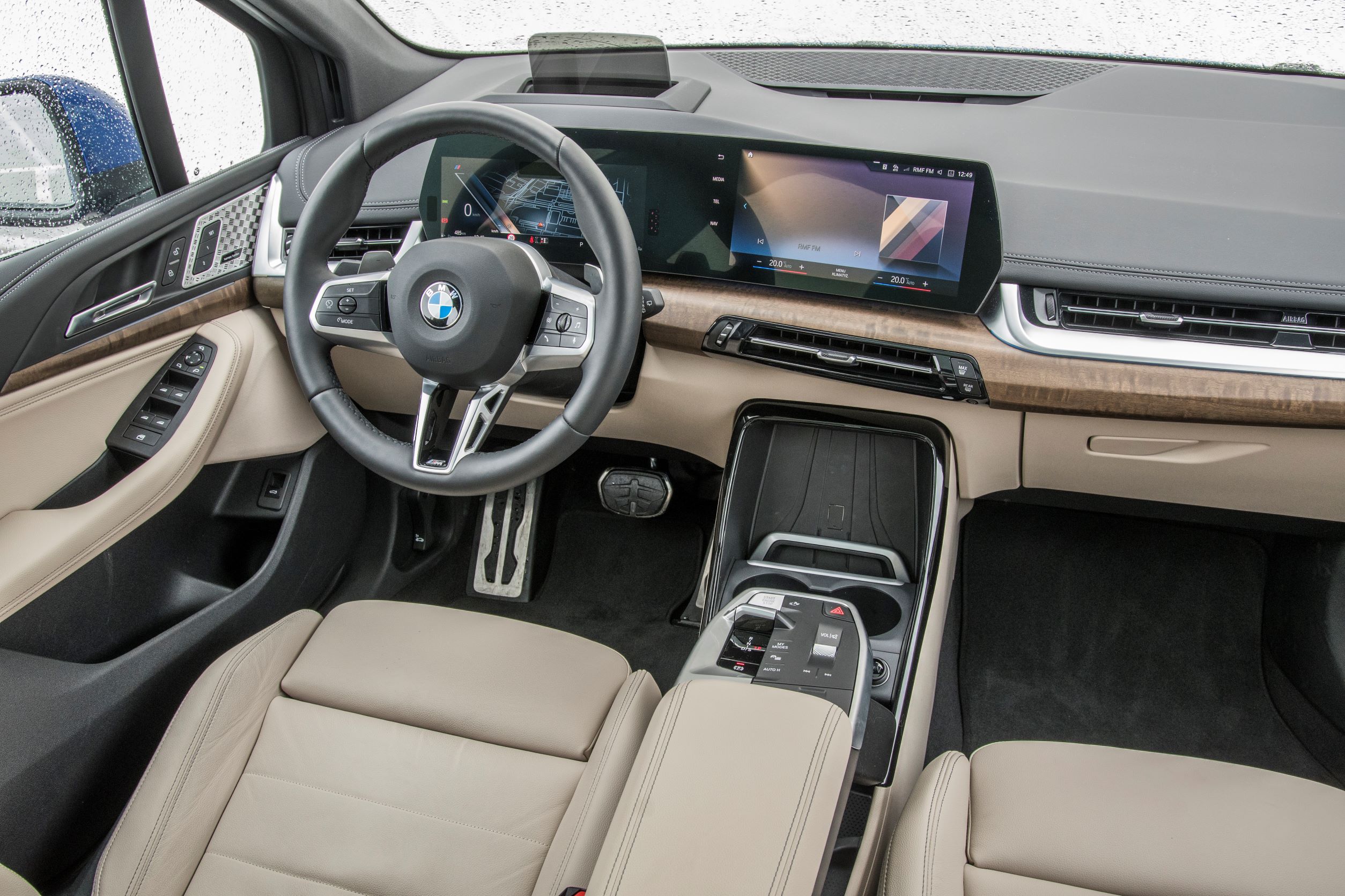 BMW 223i Active Tourer - kokpit 2
