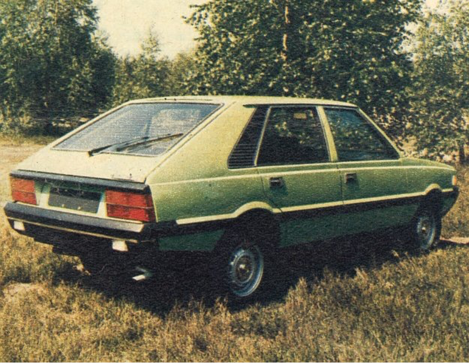 Polonez sylwetka tył i bok