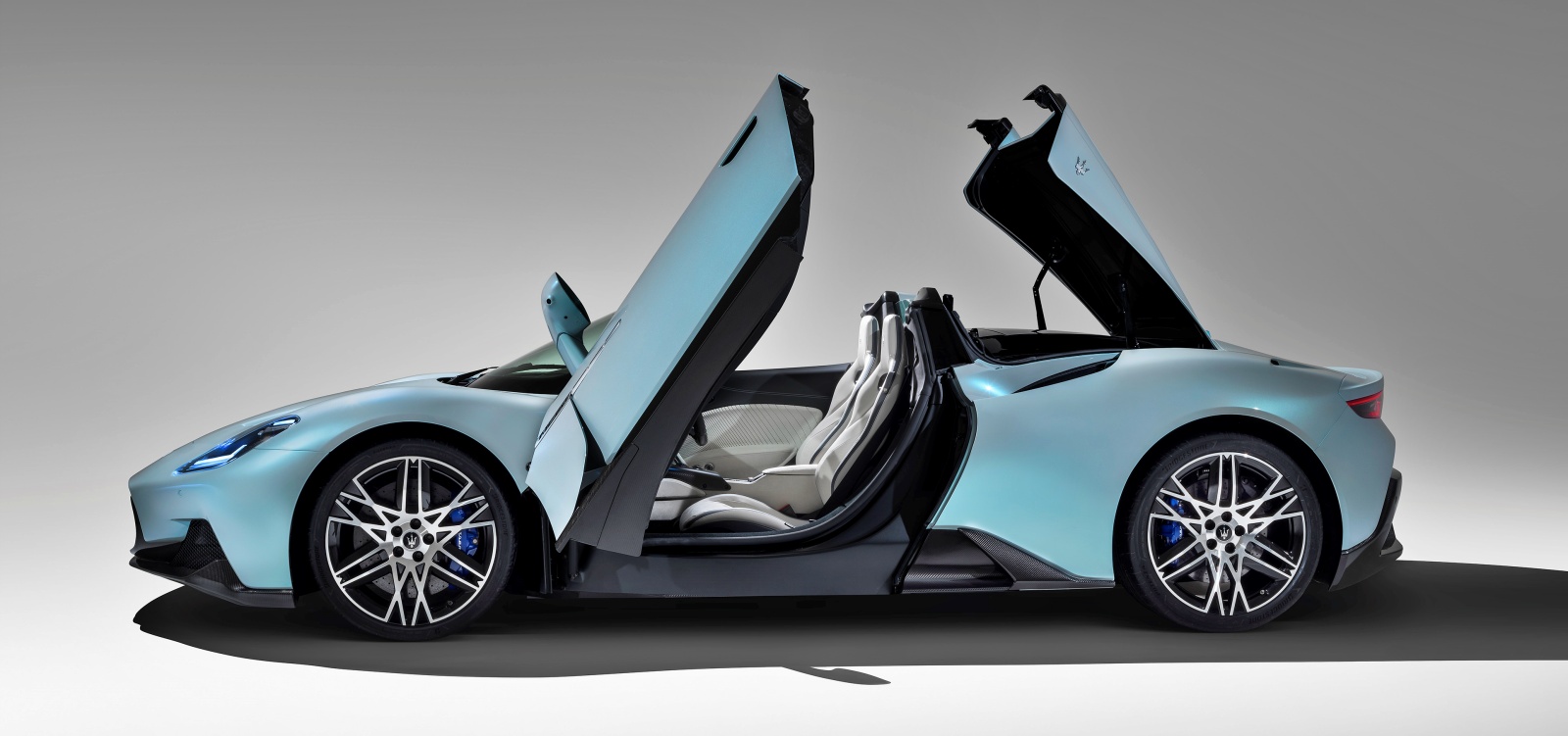 maserati_mc_20_cielo_bok