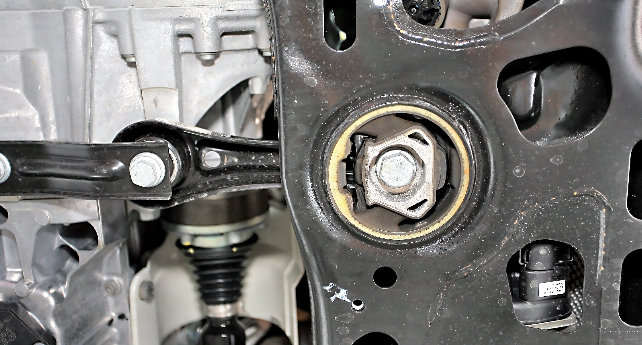 mocowanie silnika skrzyni