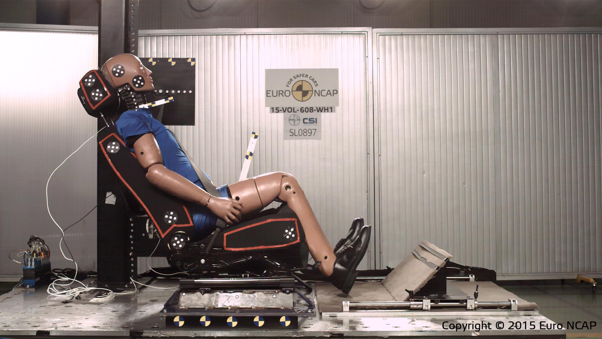 crasht test 6od tylu