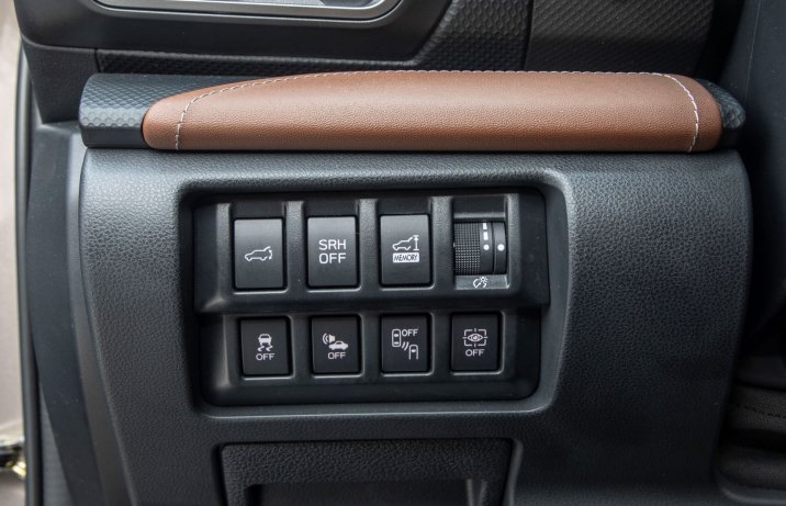 Subaru Forester - przyciski