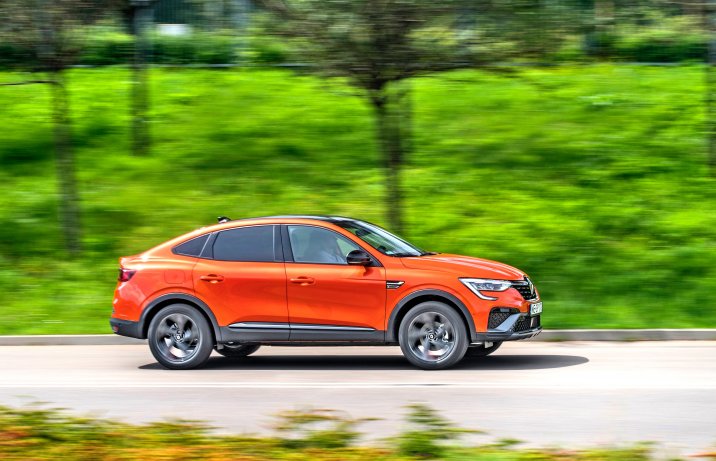 Renault Arkana E-Tech 145 R.S. Line – bok