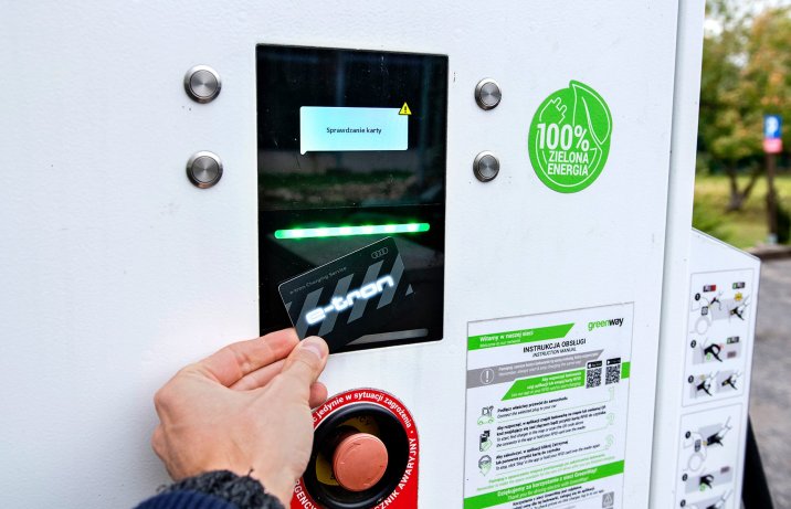 Audi Q4 40 e-tron S line – karta e-tron