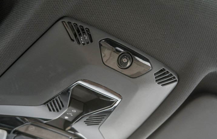 BMW 223i Active Tourer - kamera w podsufitce