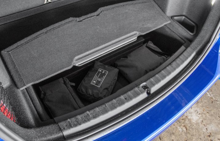 BMW 223i Active Tourer - pod dnem bagażnika