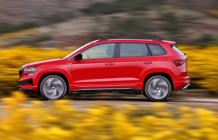 Skoda Karoq – bok w ruchu