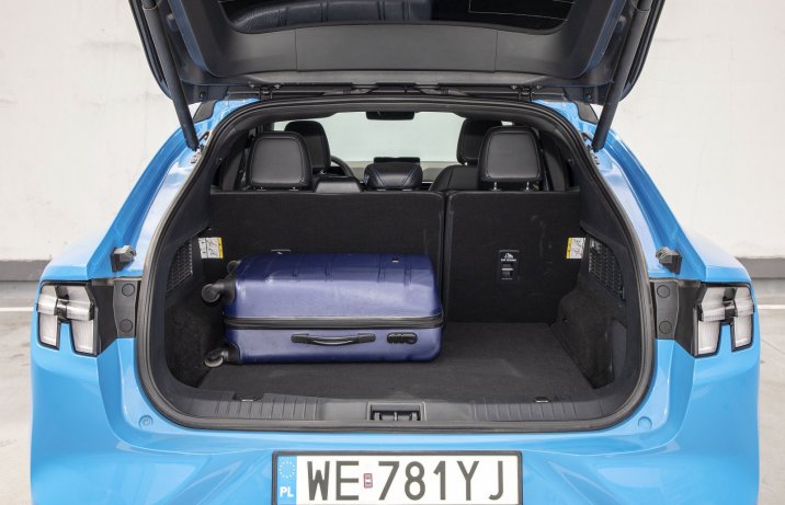 Ford Mustang Mach-E AWD 98 kWh – tylny bagażnik