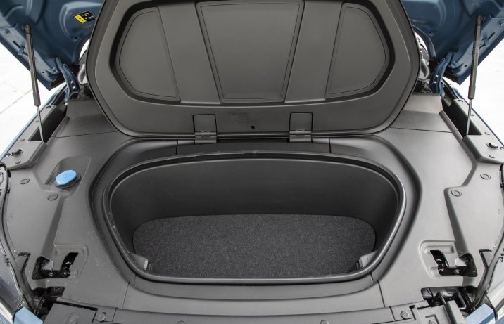 Volvo C40 Twin motor – przedni bagażnik (frunk)