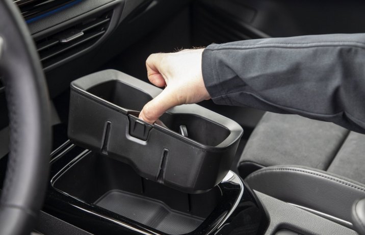 Volkswagen ID.4 GTX – cupholder