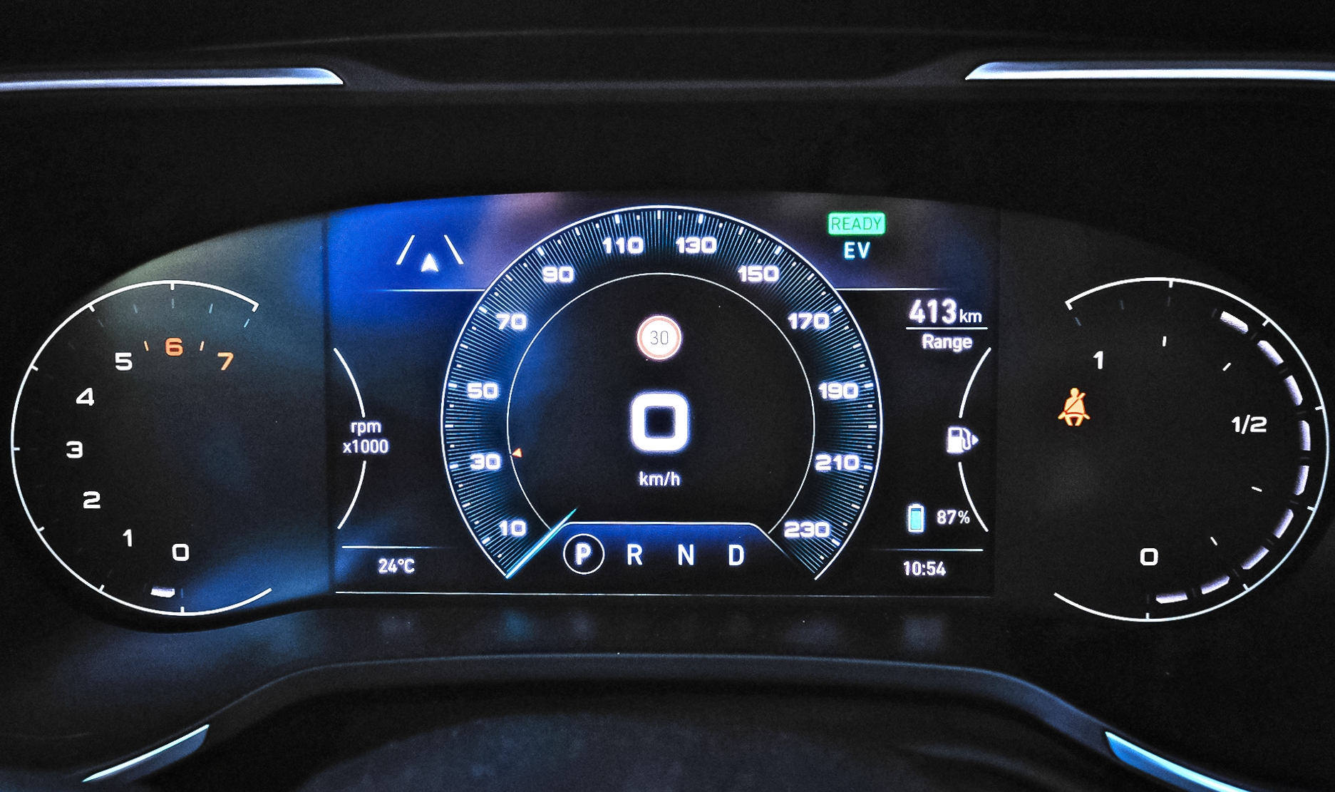 Fiat Tipo Hybrid – wskaźniki przed kierowcą