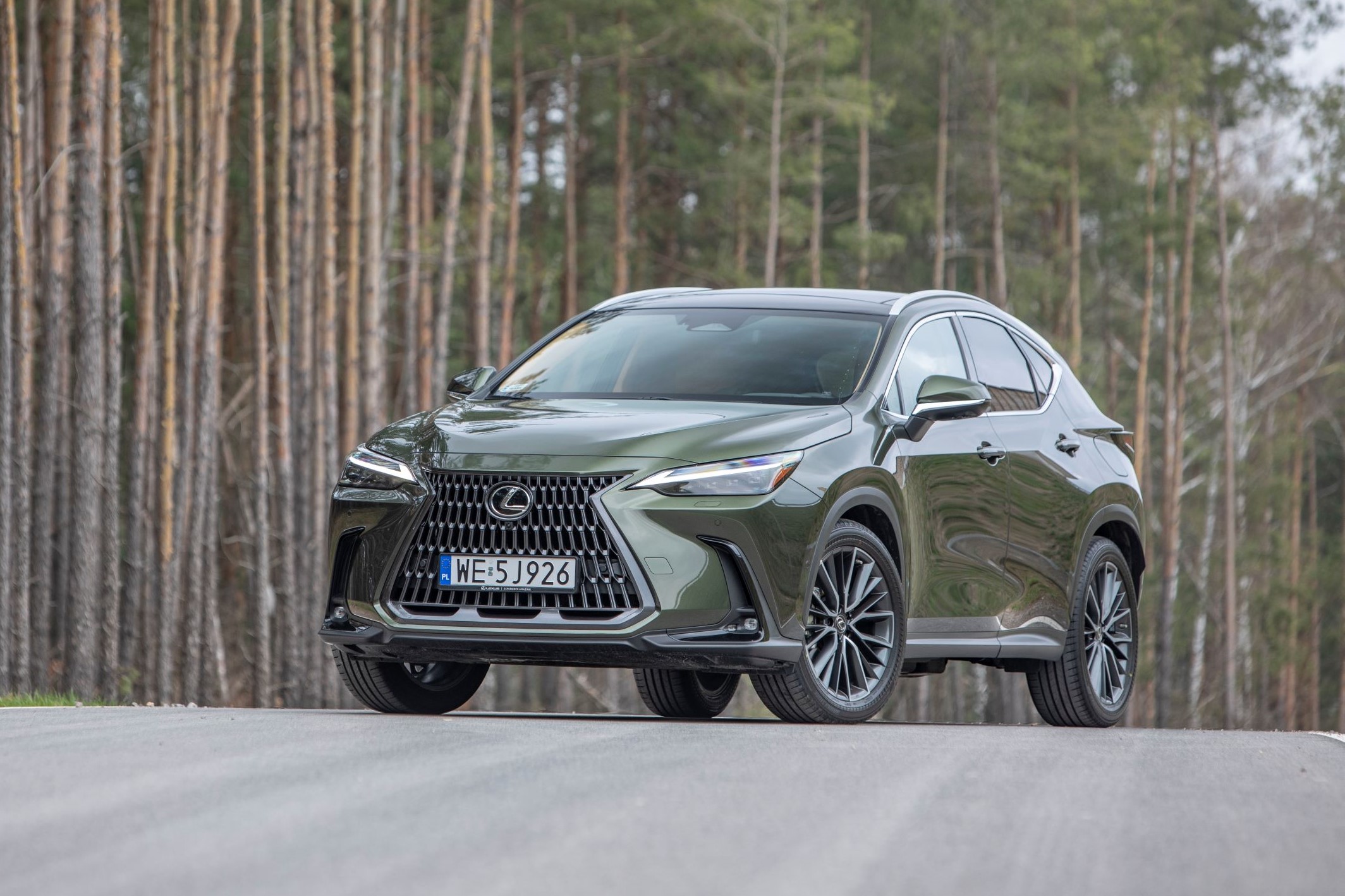 Lexus NX - przod
