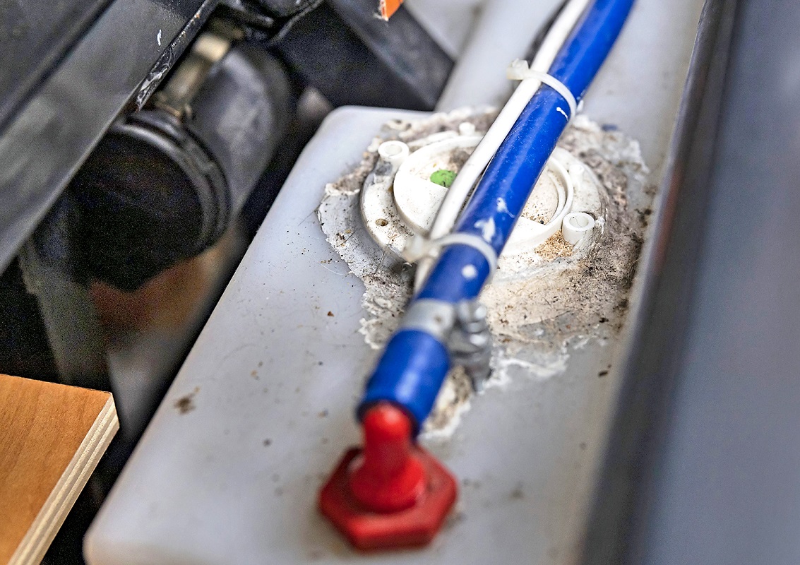 uszkodzone wyposazenie kampera