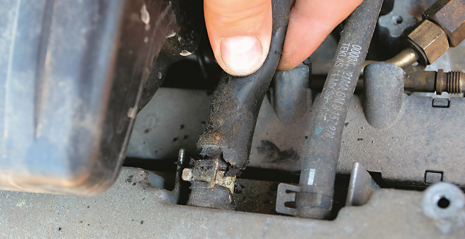 uszkodzony waz gumowy