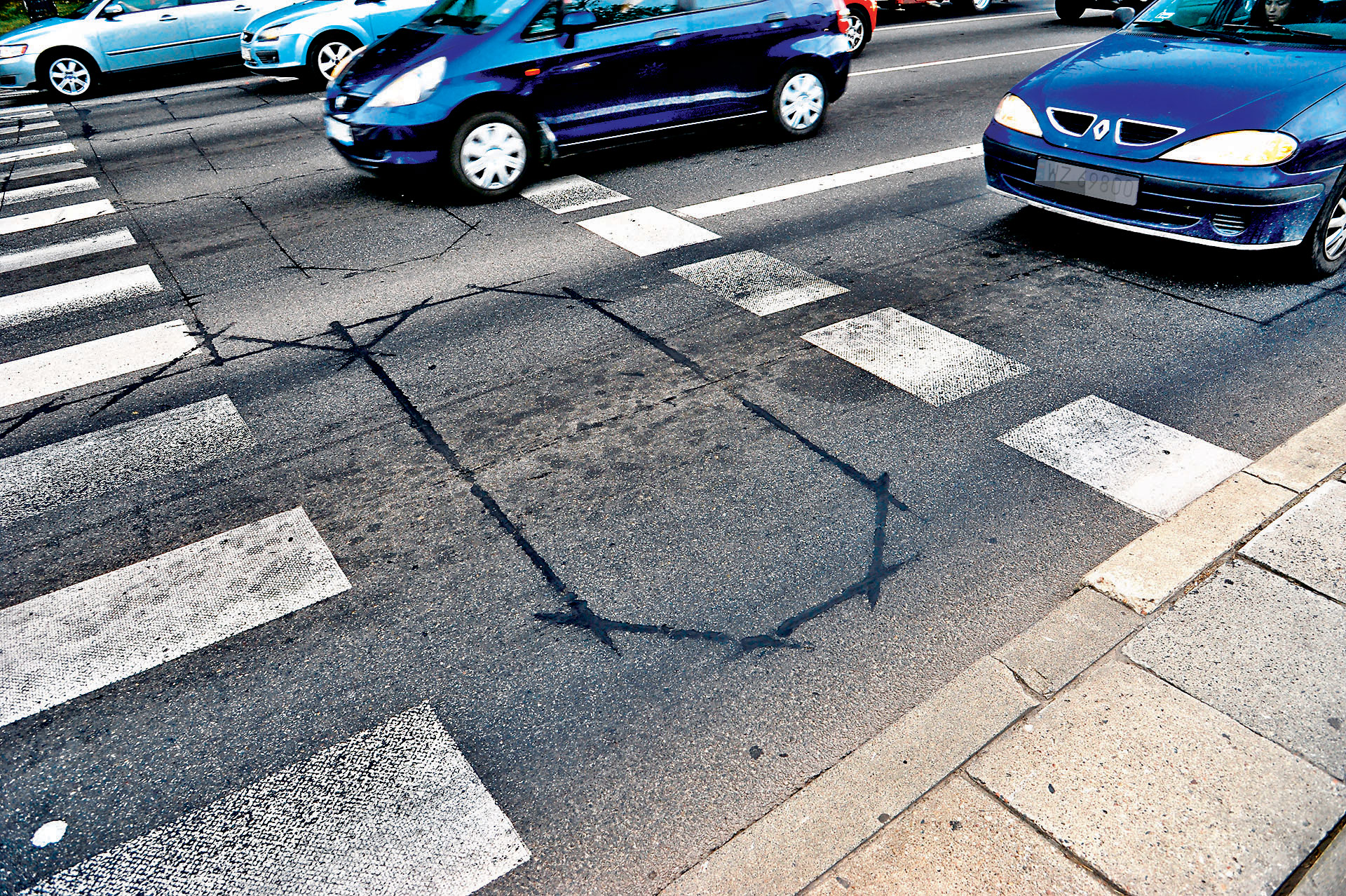 pętla indukcyjna na asfalcie