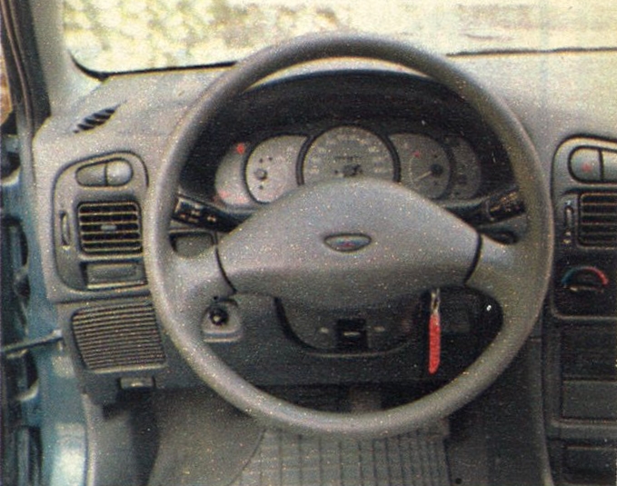Mitsubishi Lancer 1.3 - dashboard