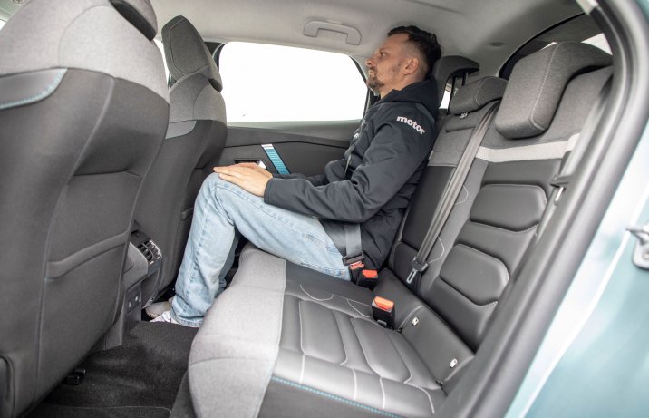 Citroen e-C4 - kanapa