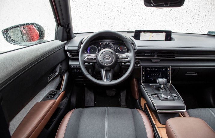Mazda MX-30 - kokpit