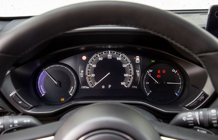 Mazda MX-30 - zegary