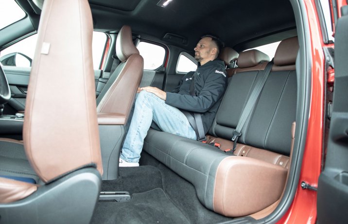 Mazda MX-30 - kanapa