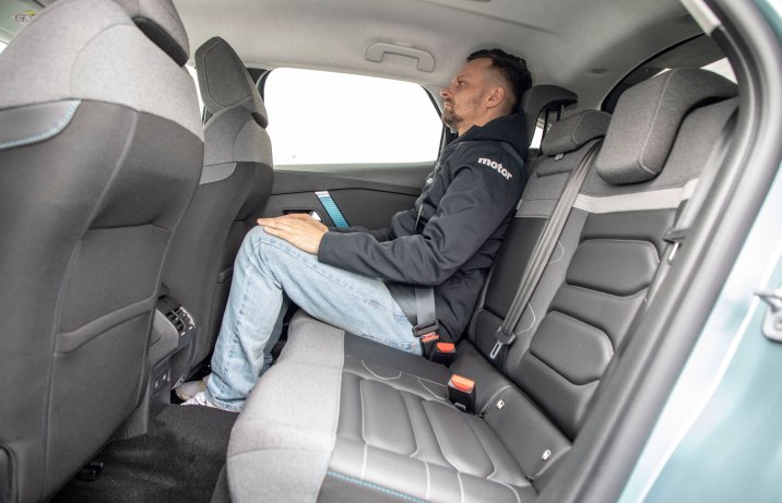 Citroen e-C4 - kanapa