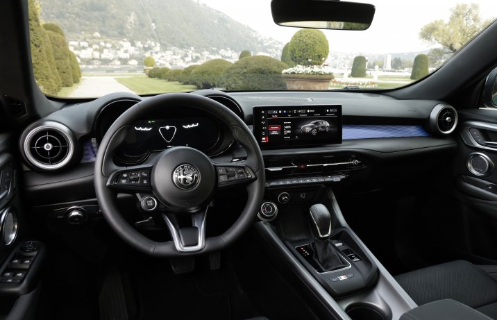 Alfa Romeo Tonale – deska rozdzielcza