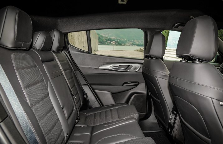 Alfa Romeo Tonale – kanapa