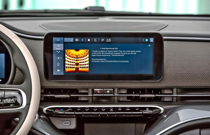 Nowy Fiat 500 La Prima by Bocelli – wyświetlacz na konsoli centralnej