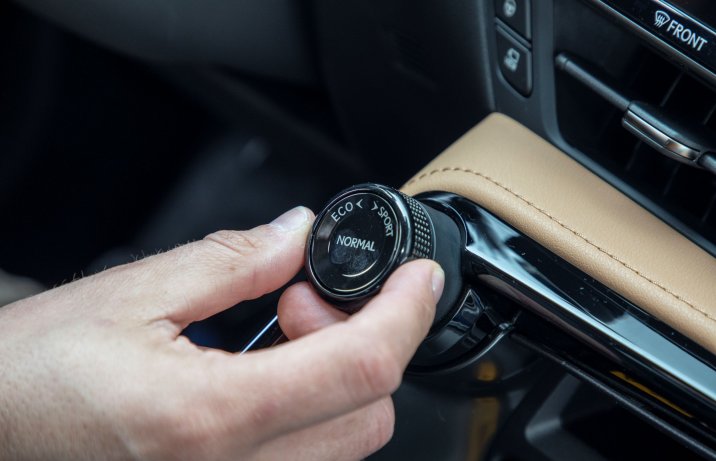 Lexus NX - tryby jazdy