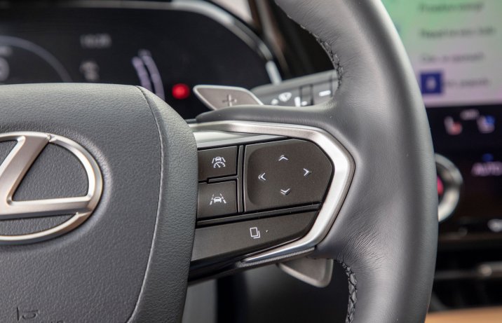Lexus NX - przyciski