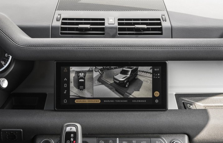 Land Rover Defender 110 P300 AWD Auto (2022) – ekran systemu operacyjnego