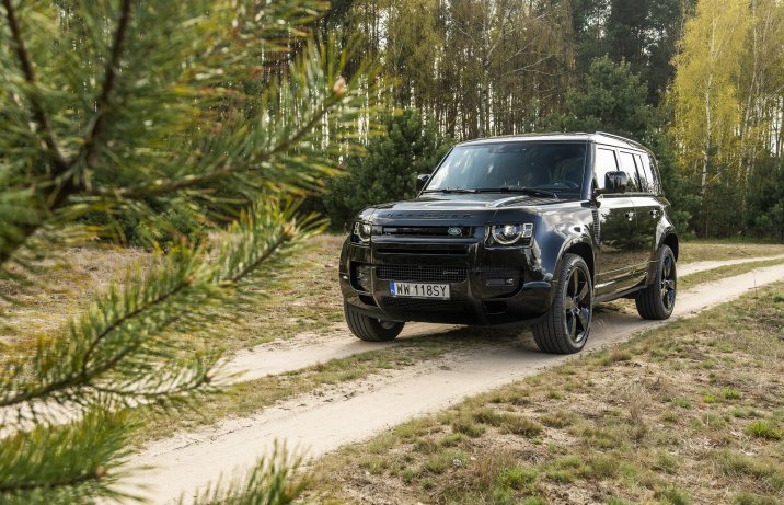 Land Rover Defender 110 P300 AWD Auto (2022) – przód