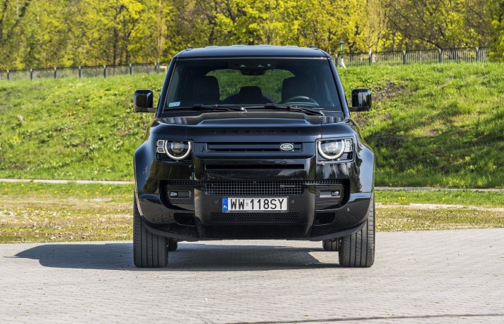 Land Rover Defender 110 P300 AWD Auto (2022) – przód