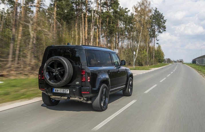 Land Rover Defender 110 P300 AWD Auto (2022) – tył