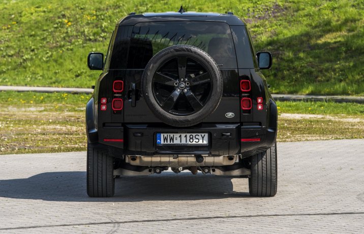 Land Rover Defender 110 P300 AWD Auto (2022) – tył