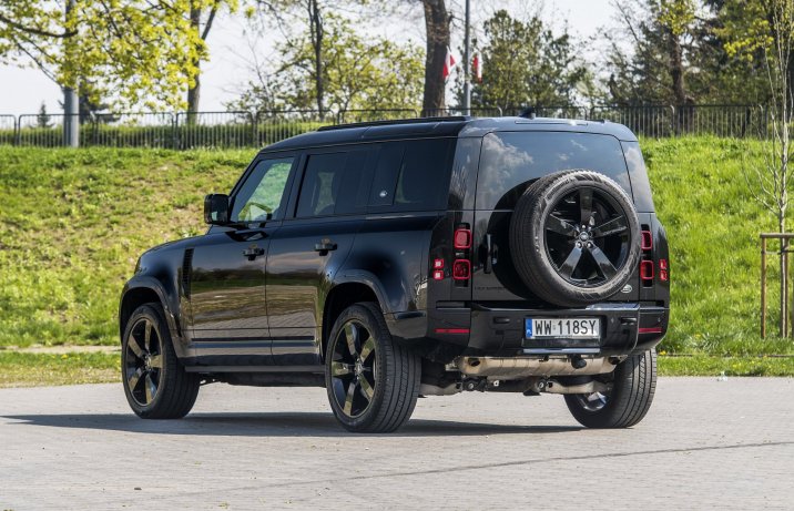 Land Rover Defender 110 P300 AWD Auto (2022) – tył