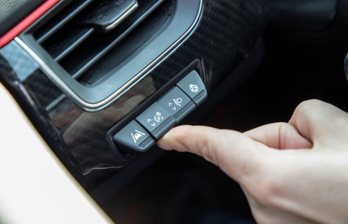 Renault Arkana - podświetlenie