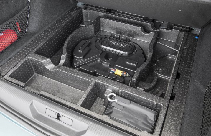 Peugeot 308 SW PureTech 130 KM S&S EAT8 (2022) – schowek w bagażniku