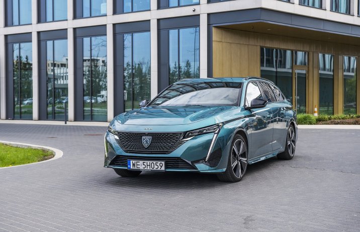 Peugeot 308 SW PureTech 130 KM S&S EAT8 (2022) – przód