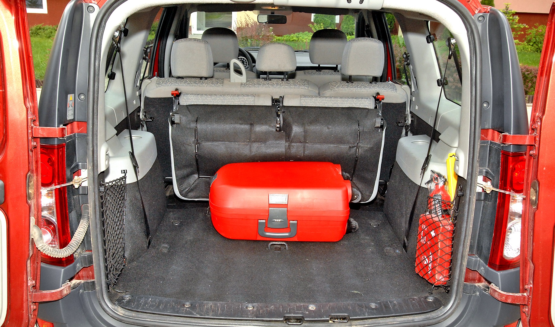 dacia logan bagaznik