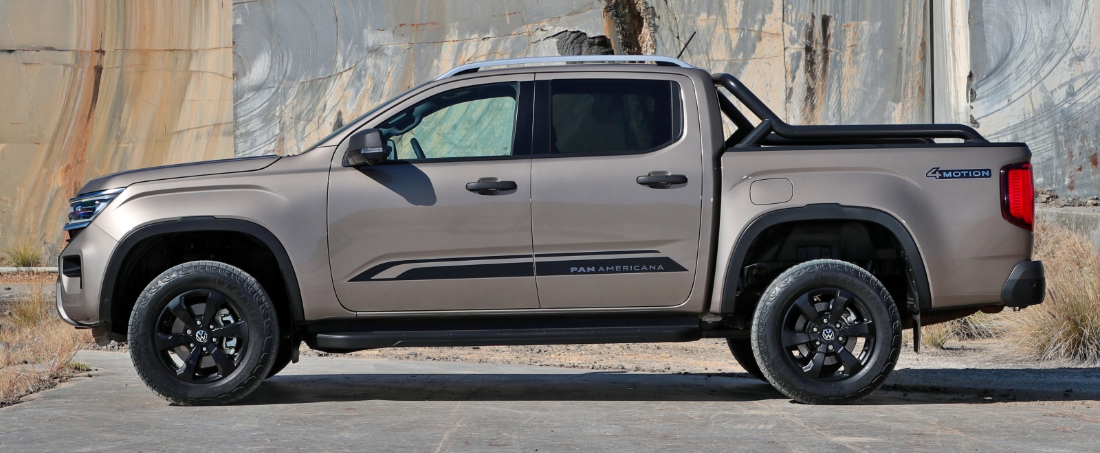 volkswagen_amarok_bok