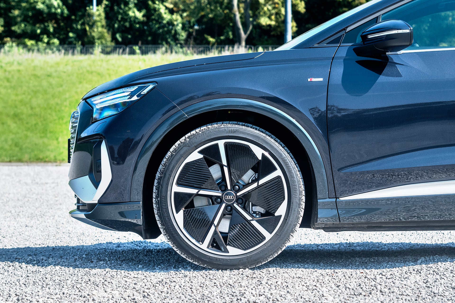 Audi Q4 e-tron 40 S line – koło prawy przód