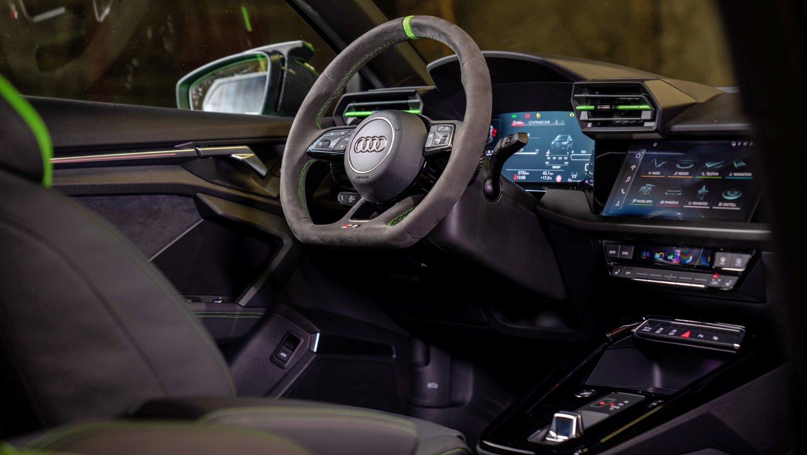 Audi_ABT_RS3R_deska_rozdzielcza