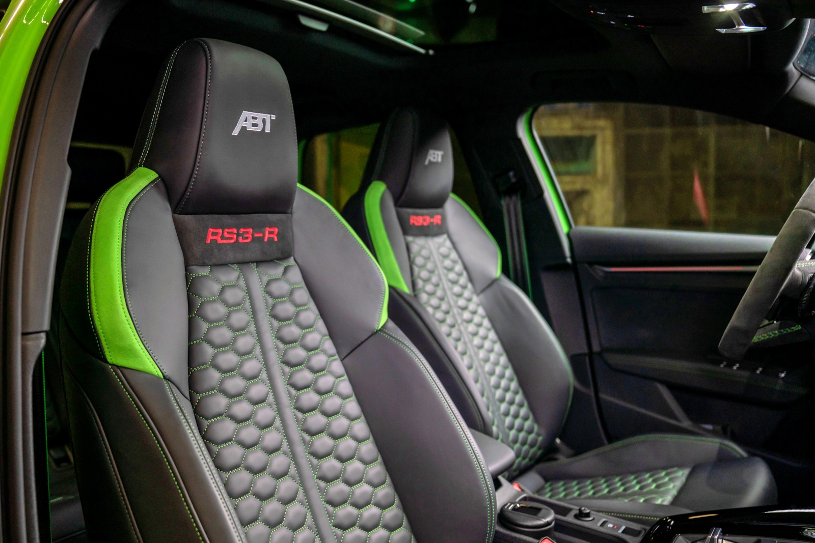 Audi_ABT_RS3R_fotele