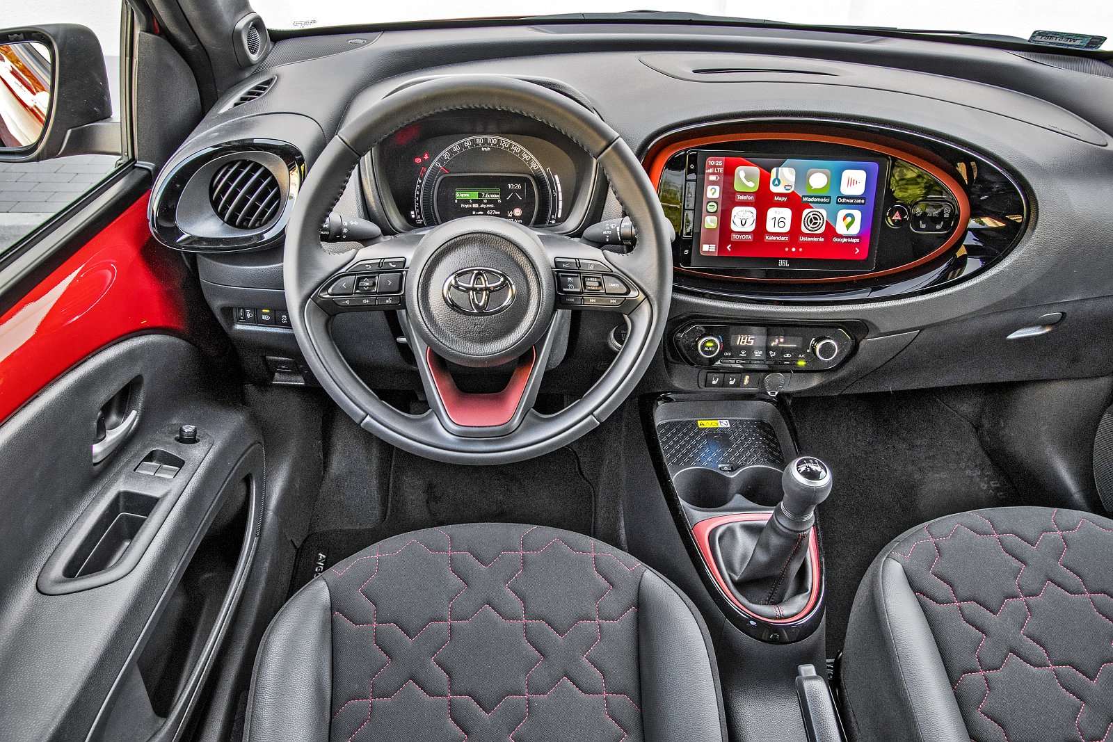 Toyota_Aygo_2022_test_kokpit