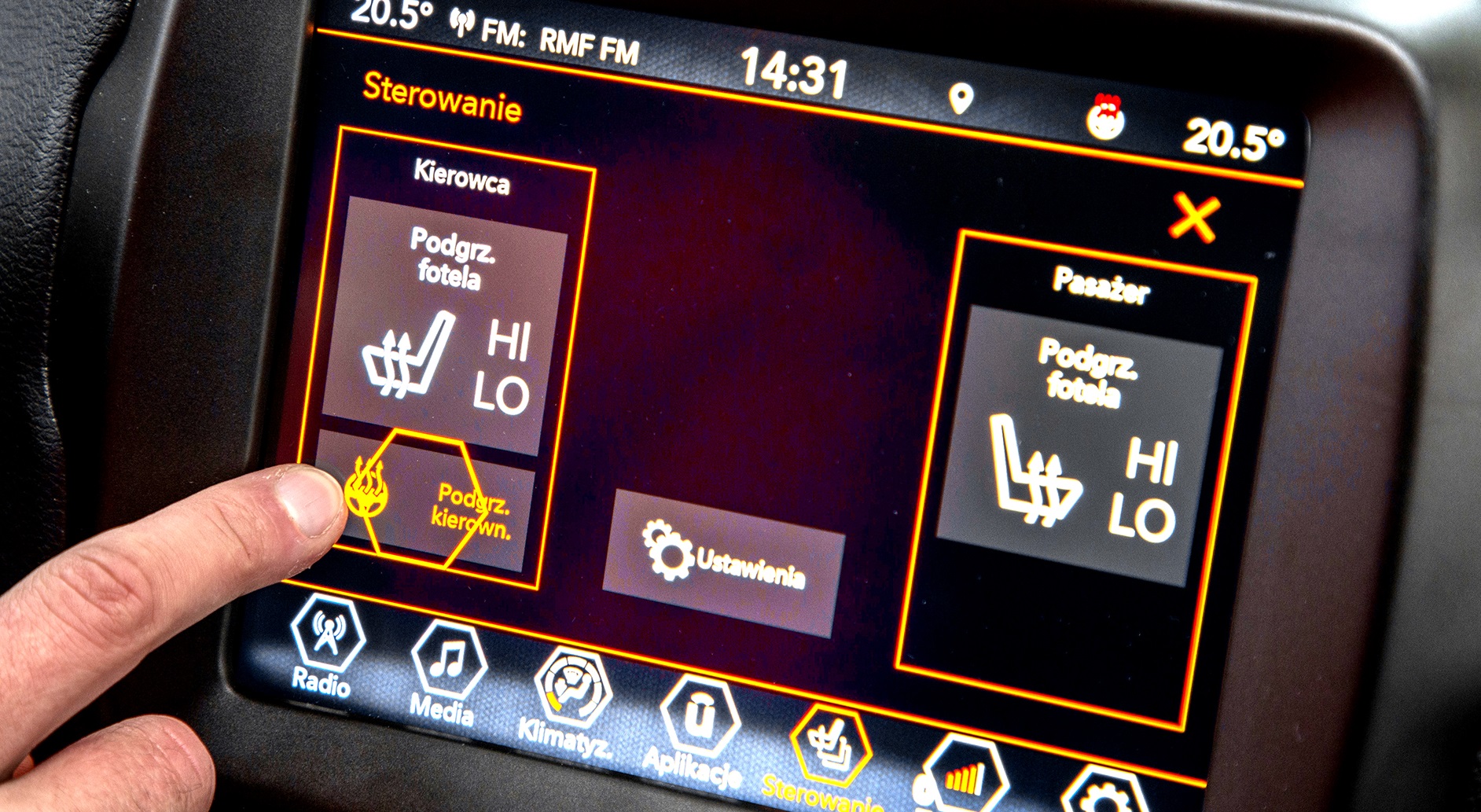 ogrzewanie foteli i kierownicy