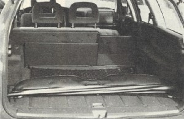 Opel Omega kombi bagażnik