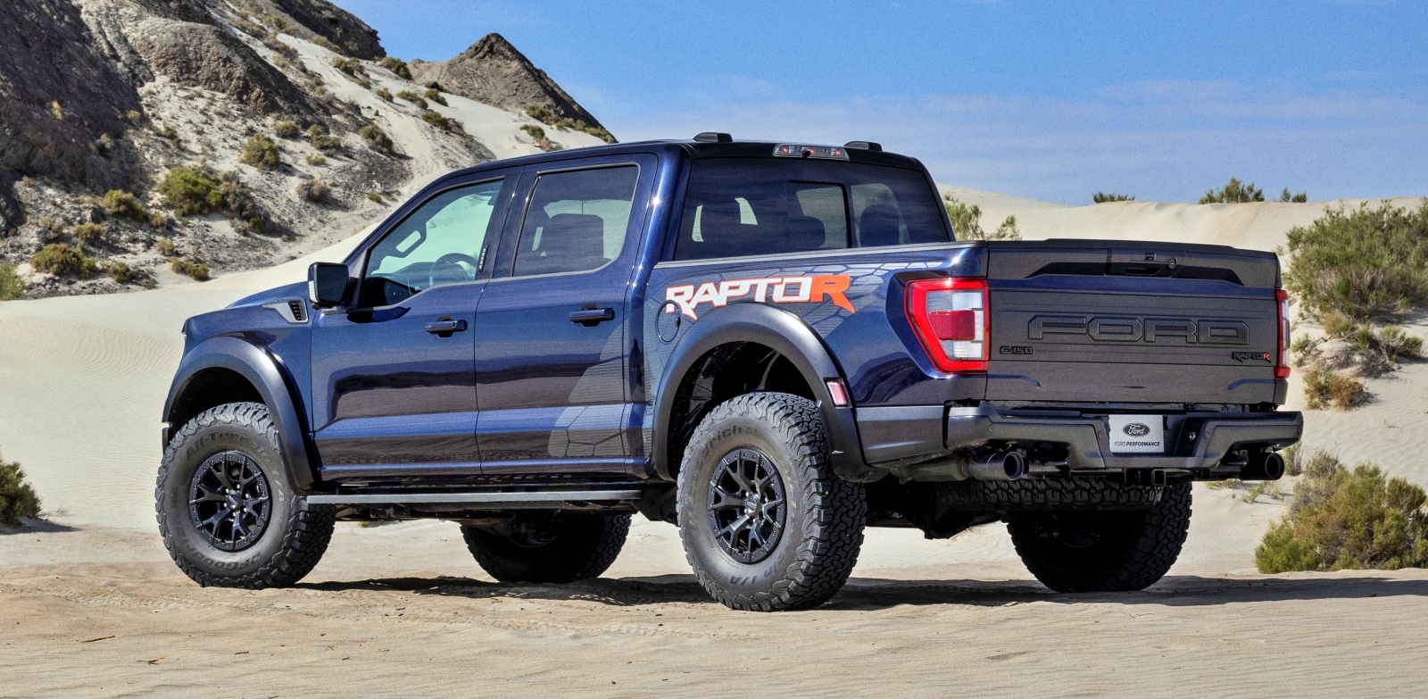 ford_f150_raptor_r_tyl