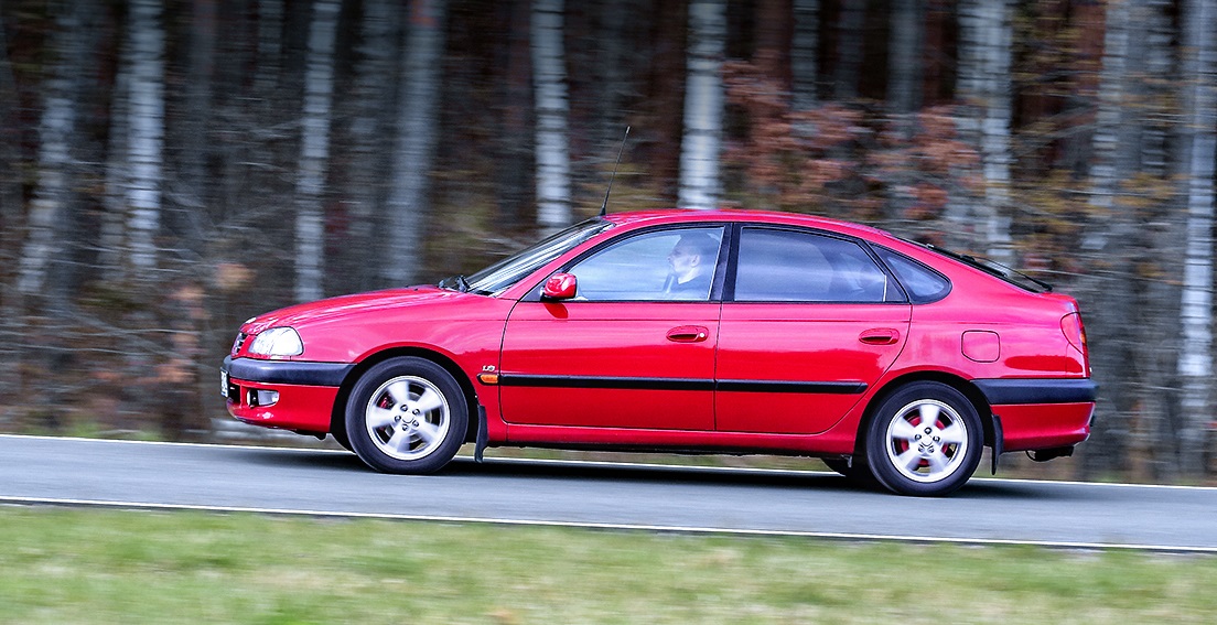 toyota avensis jadaca bok
